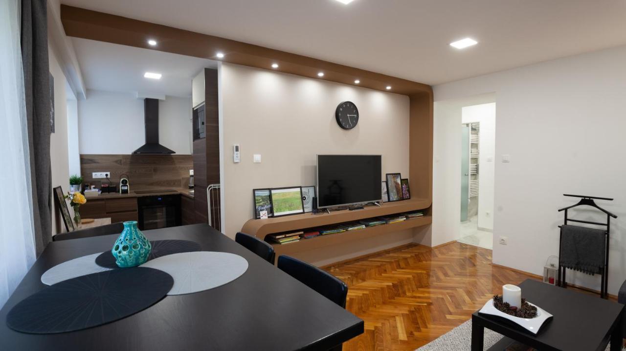 Apartamento Stellar Downtown Szeged Exterior foto