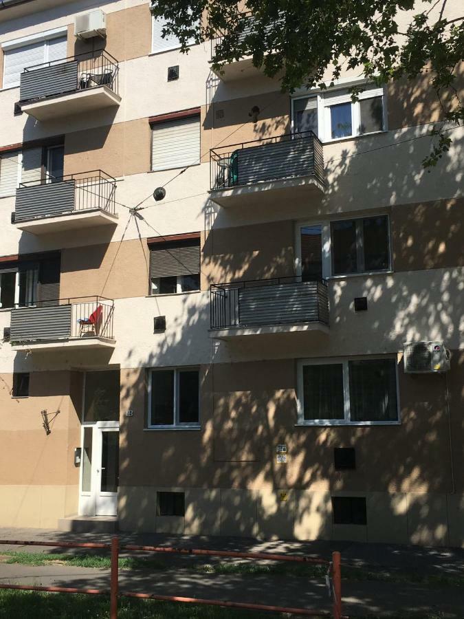 Apartamento Stellar Downtown Szeged Exterior foto